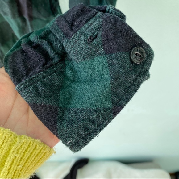 Aritzia TNA Green Flannel Button Down - Picture 5 of 7